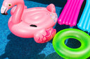 Relájate y disfruta: Hinchables para piscina que transforman tu patio