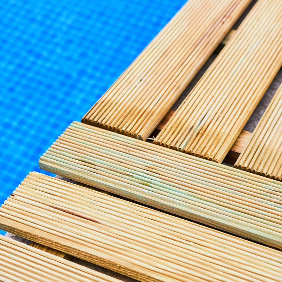 TARIMA DE MADERA 100 X 100 Cm. LAM.32 X 32MM.