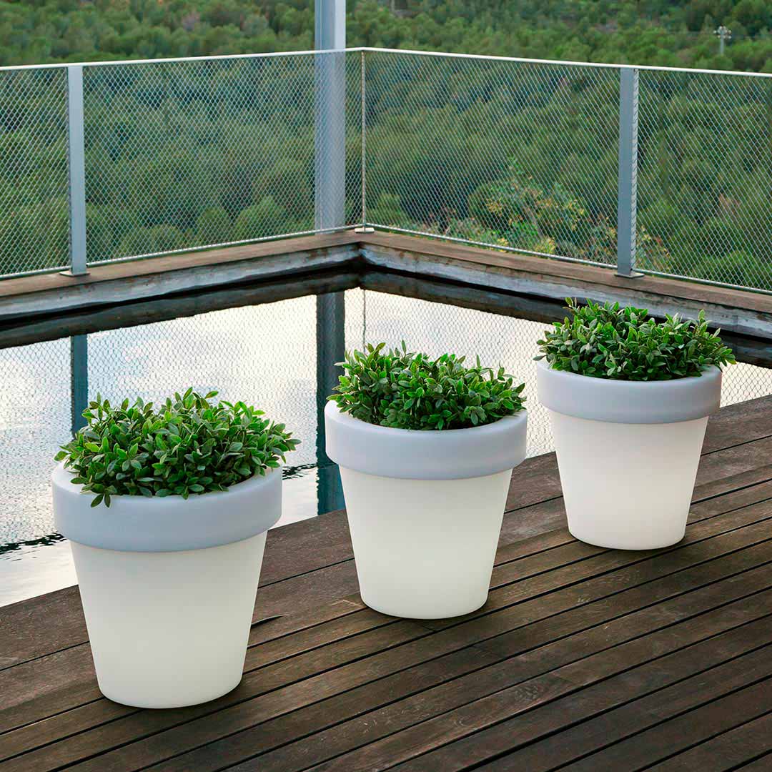 MACETERO REDONDO LUZ LED CON CABLE MAGNOLIA 90 Ø90X86 CM