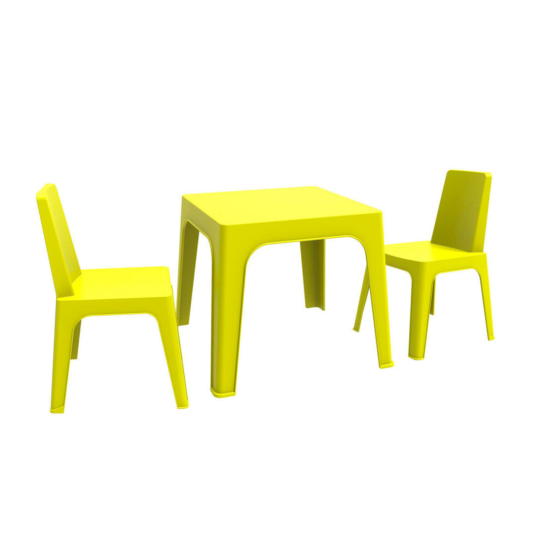Conjunto Infantil Julieta con mesa y 2 sillas verde lima para niños.
