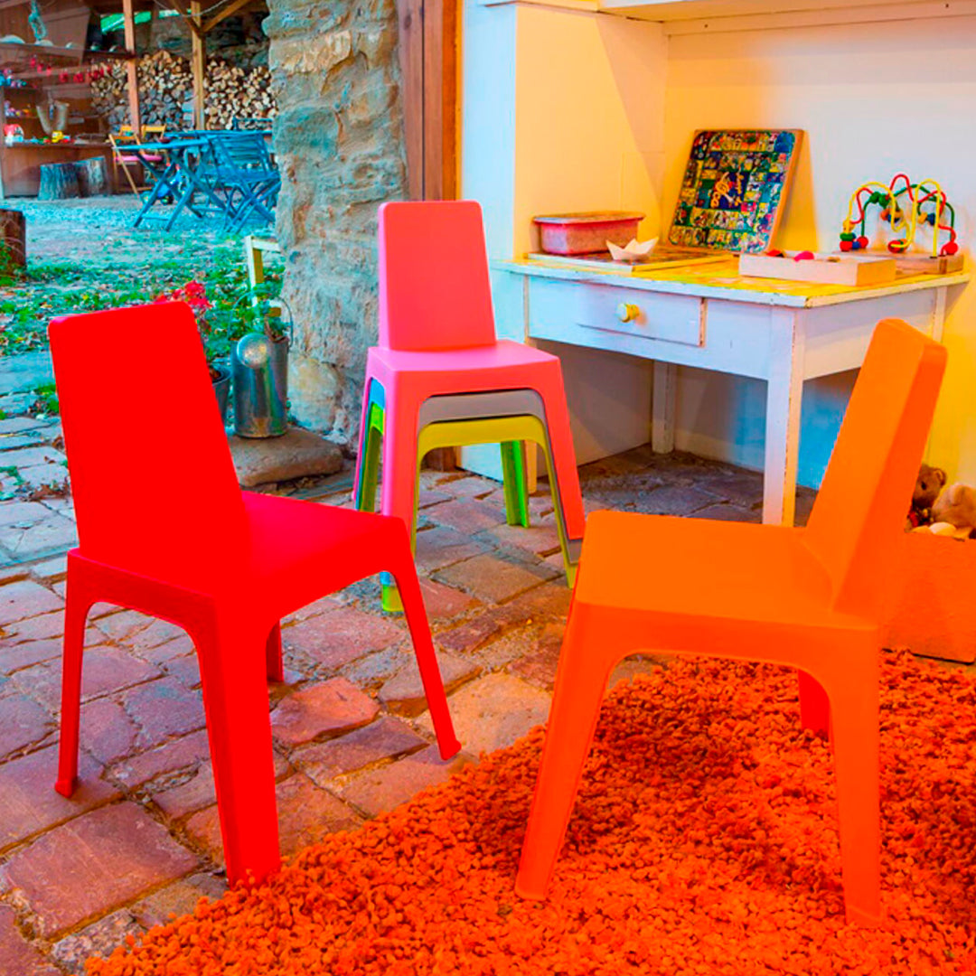 Set per bambini Julieta: tavolo blu e 4 sedie multicolori
